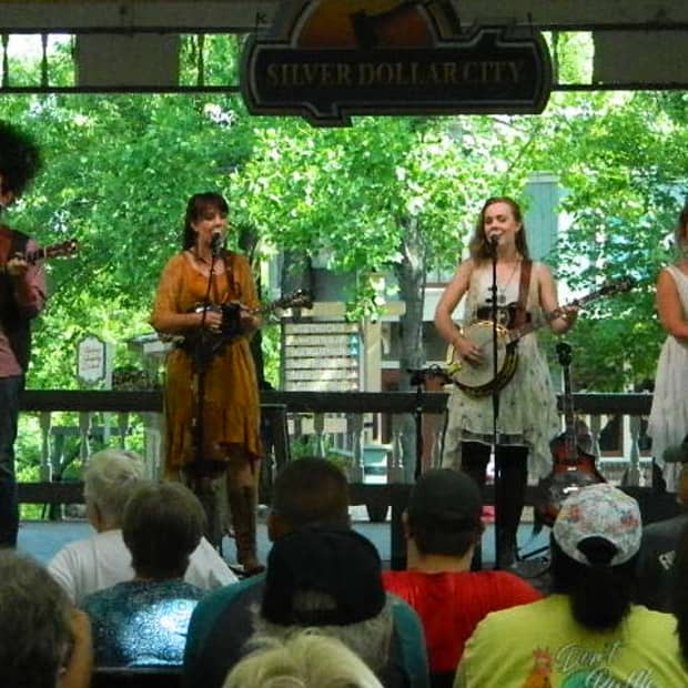 southern-raised-my-favorite-bluegrass-group