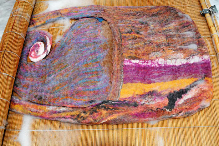 How To Make A Wet Felted Spiral Bag FeltMagnet