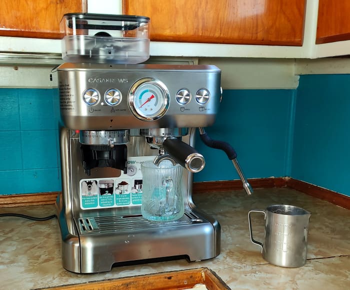 Review Of The Casabrews Espresso Machine With Grinder Delishably