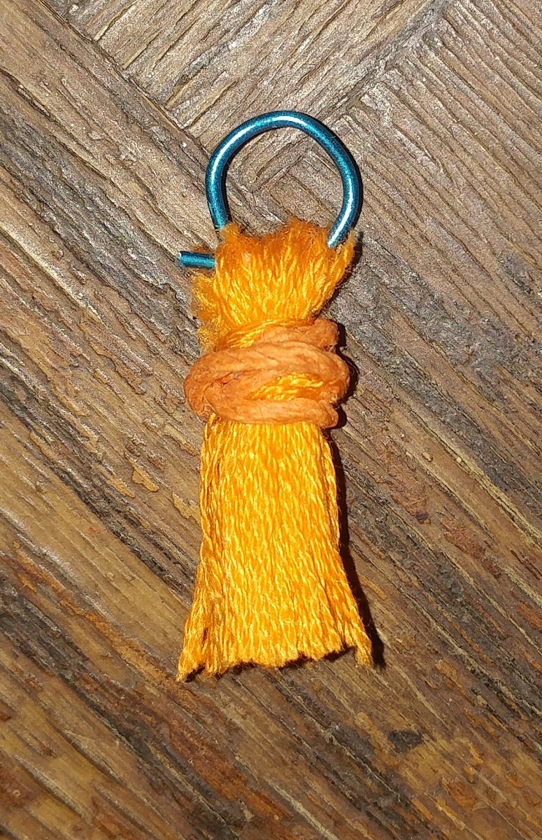 3 Ways To Make DIY Tassels With Embroidery Thread FeltMagnet