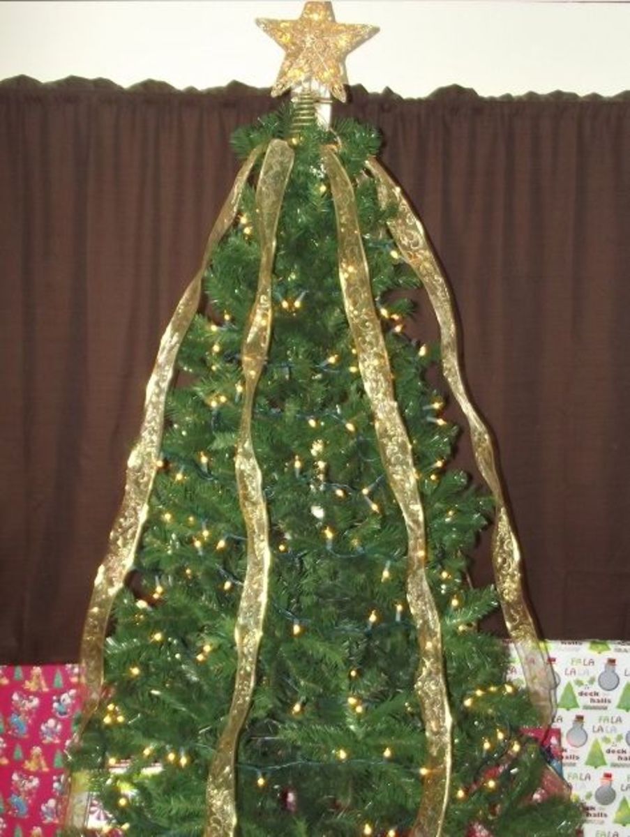 How To Decorate A Christmas Tree With Ribbon