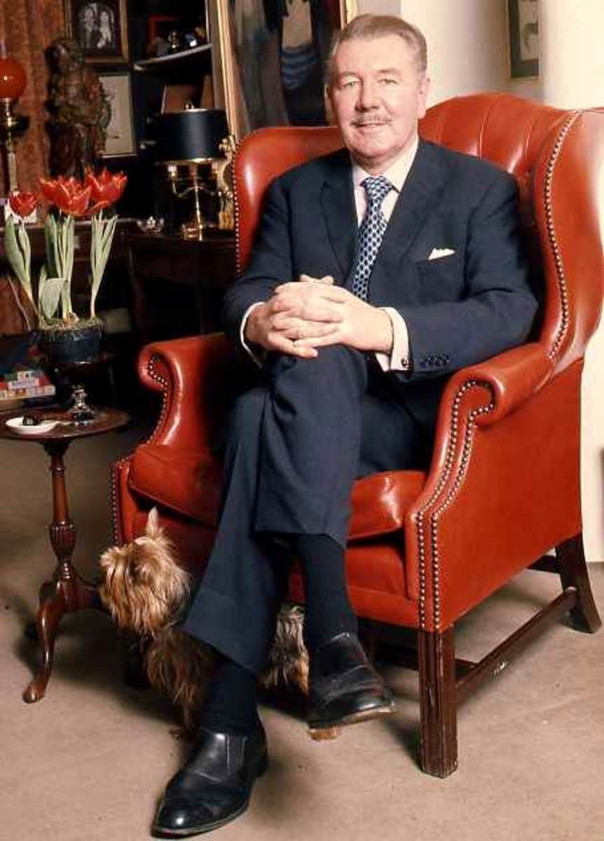 Sir Michael Redgrave in a portrait by Allan Warren