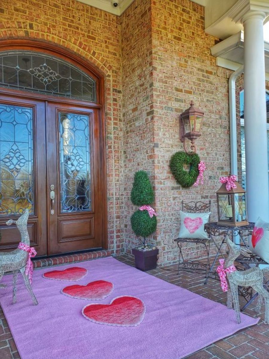 Romantic Valentines Day Porch Decor Ideas To Welcome Love To Your