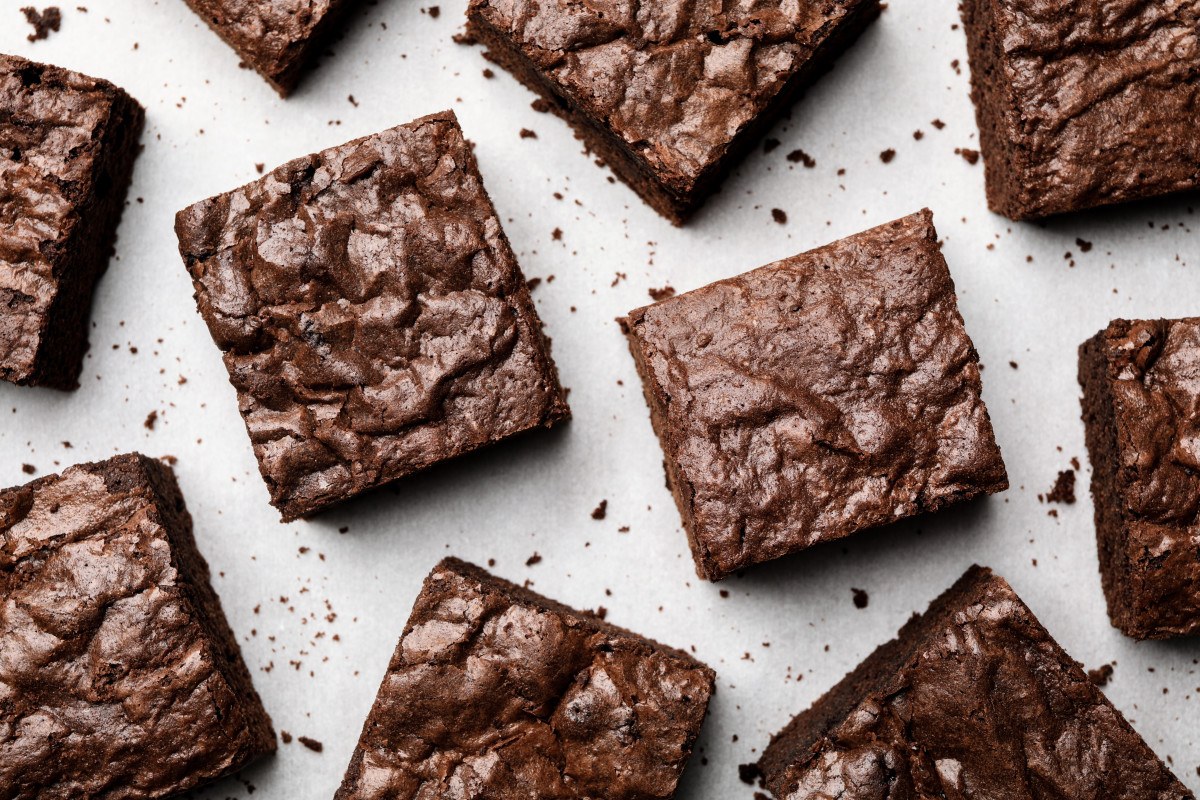 Perfect Crinkle Top Fudge Brownies Recipe Leaves Us Weak In The Knees