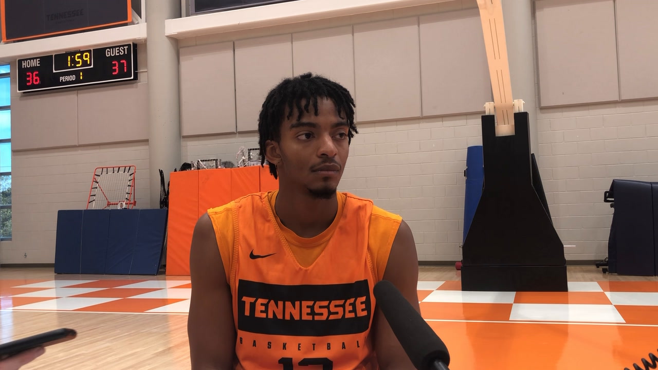 VIDEO: Vols guard Jalen Johnson meets with reporters at media day