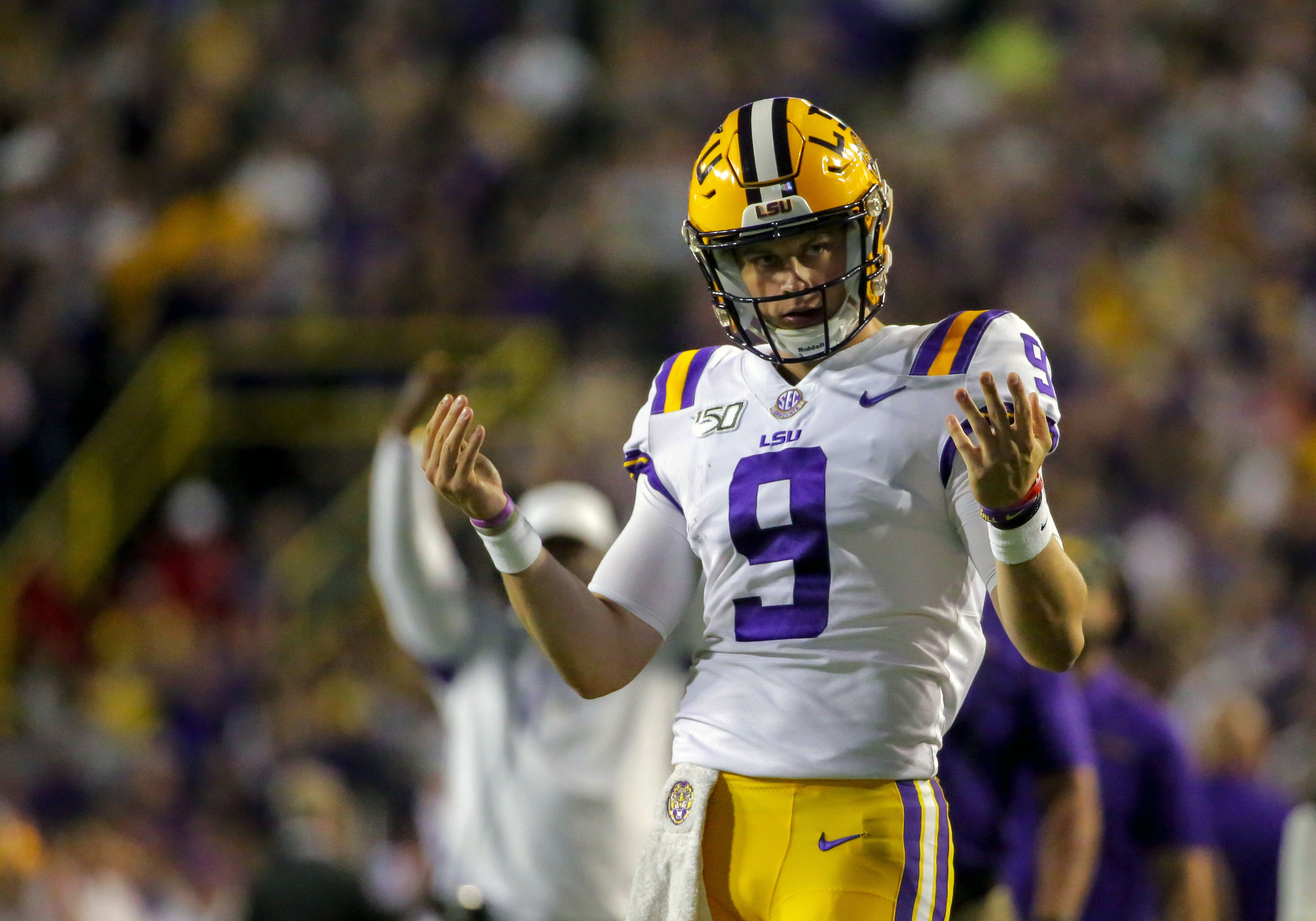 Joe Burrow Breaks LSU Single-Season Touchdown Record