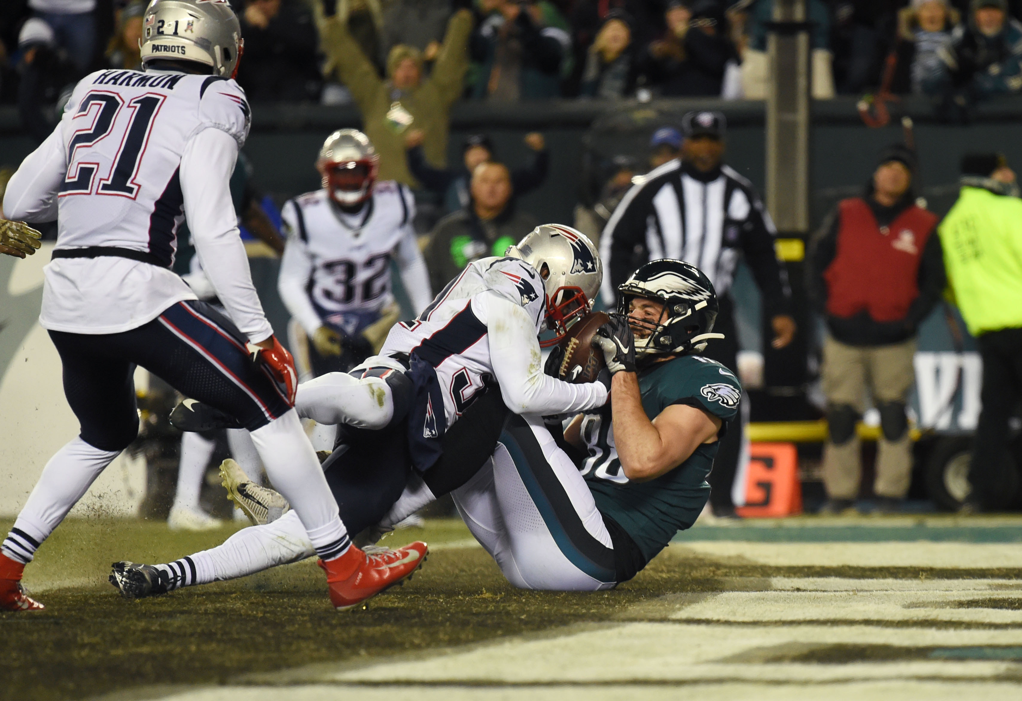 Patriots Halftime Report: Eagles lead Patriots 10-9