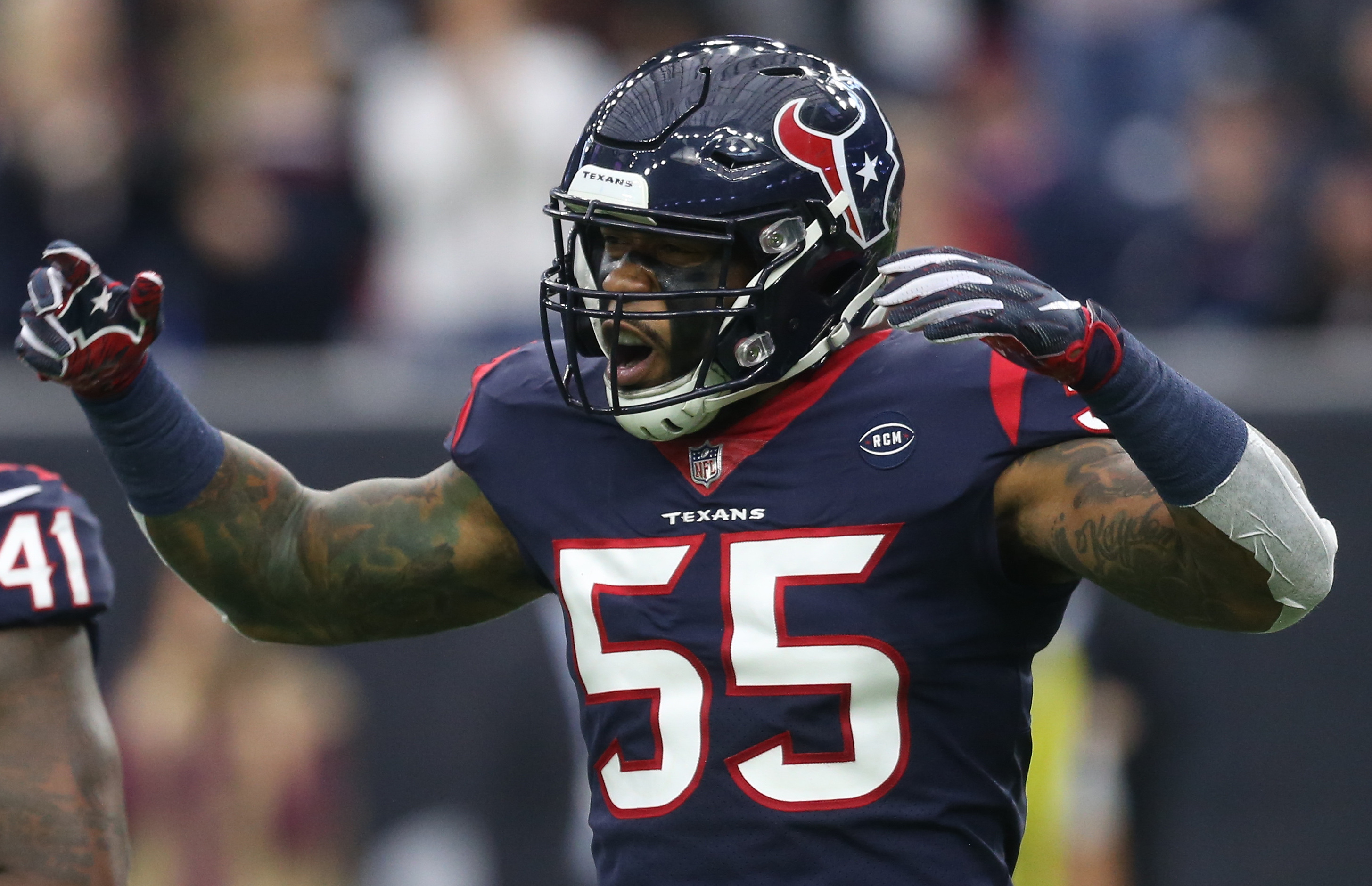 texans-benardrick-mckinney-clears-the-concussion-protocol