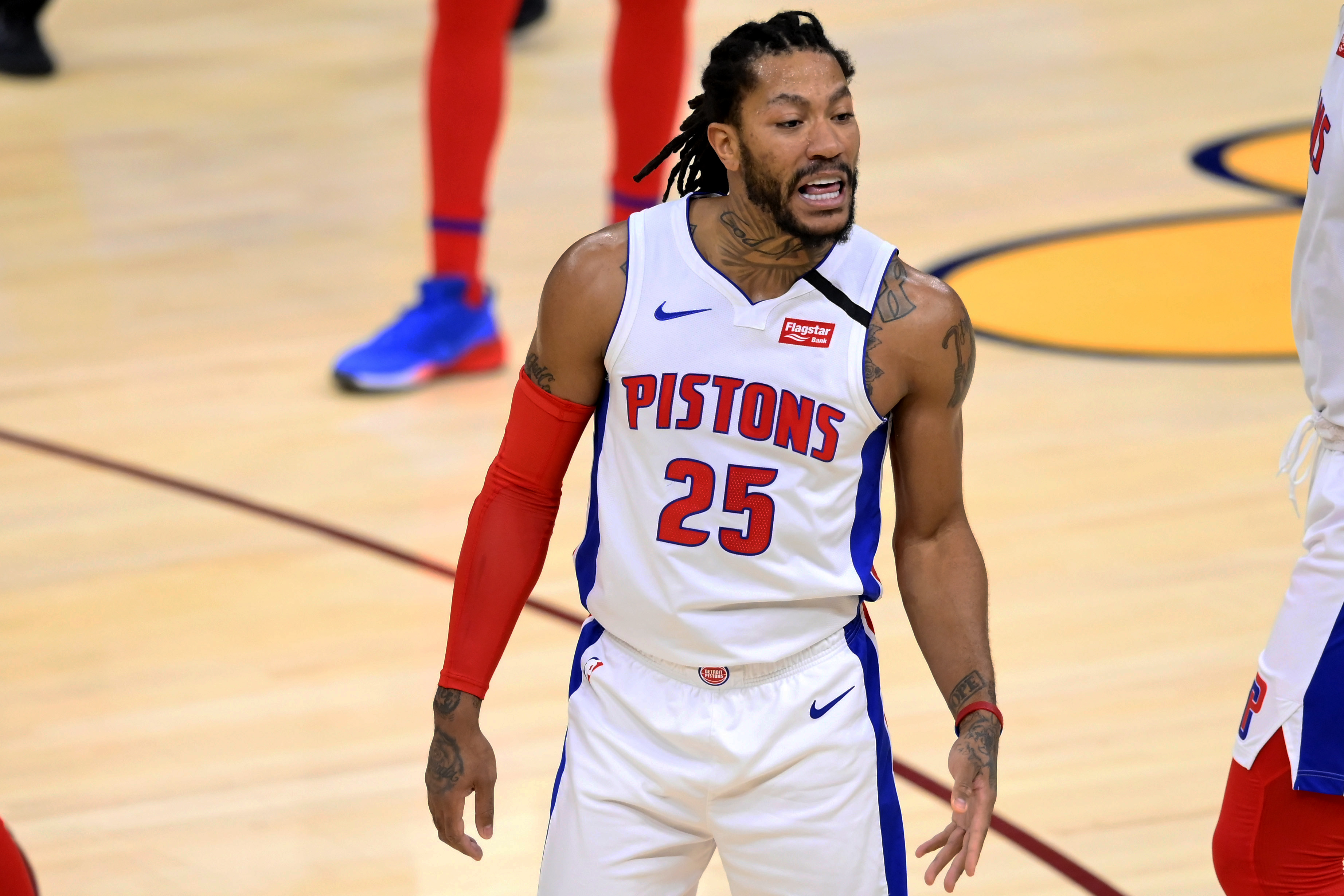 Philadelphia 76ers Interested in Pistons' Derrick Rose