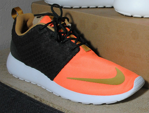 nike roshe run fb