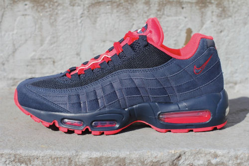 navy and red air max 95 