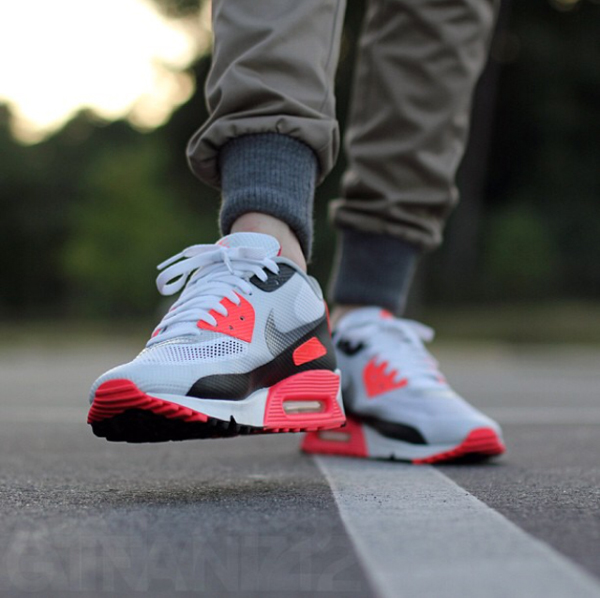 air max 90 with joggers