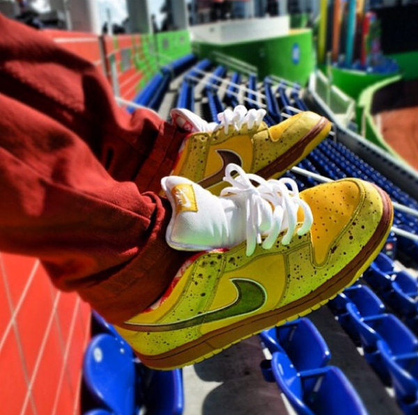 yellow lobster dunks