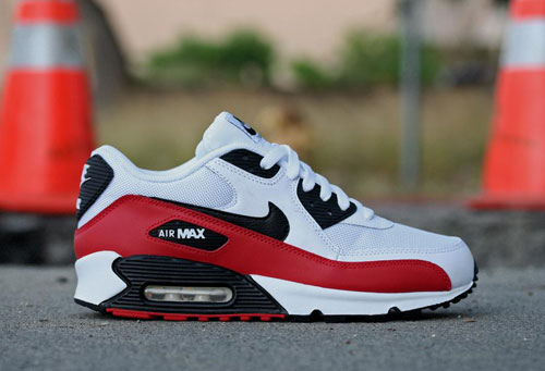 red black and white nike air max