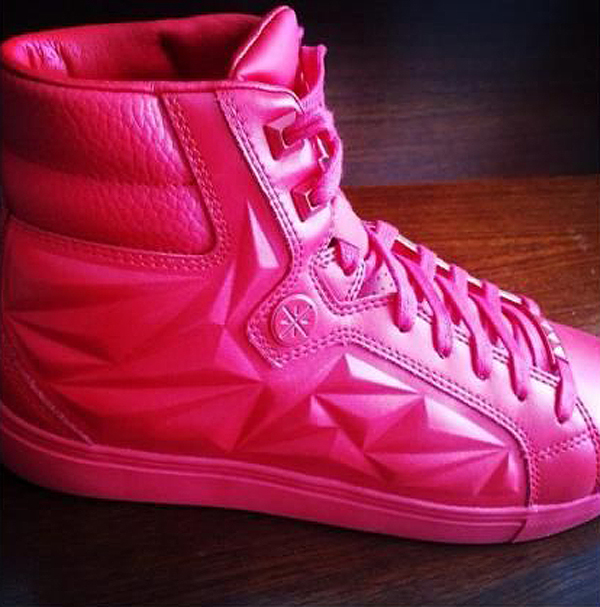 dwyane wade pink shoes