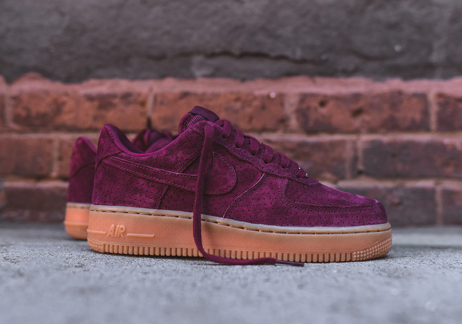 Nike Air Force 1 WMNS Low Perforated 