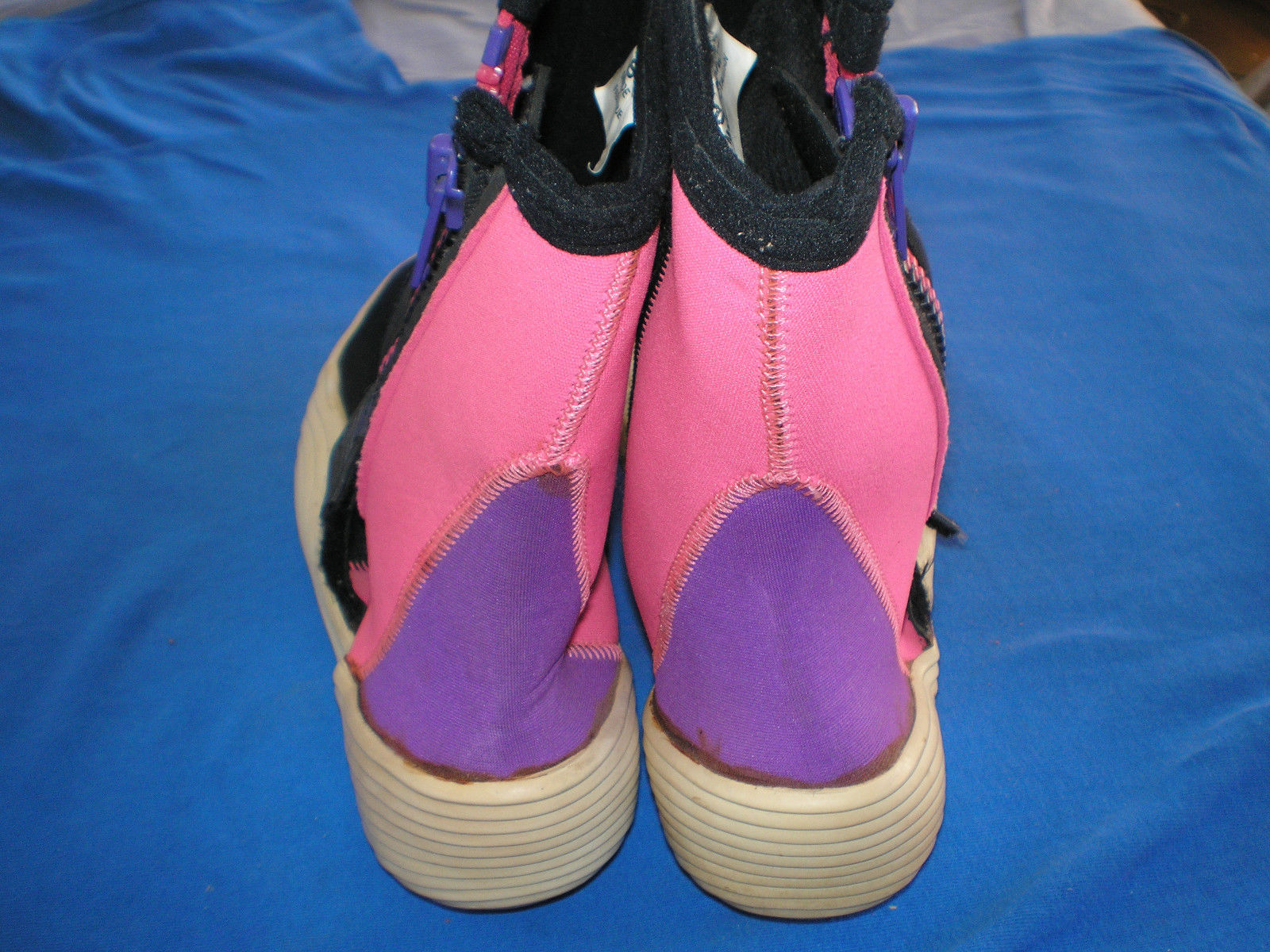 90s water shoes