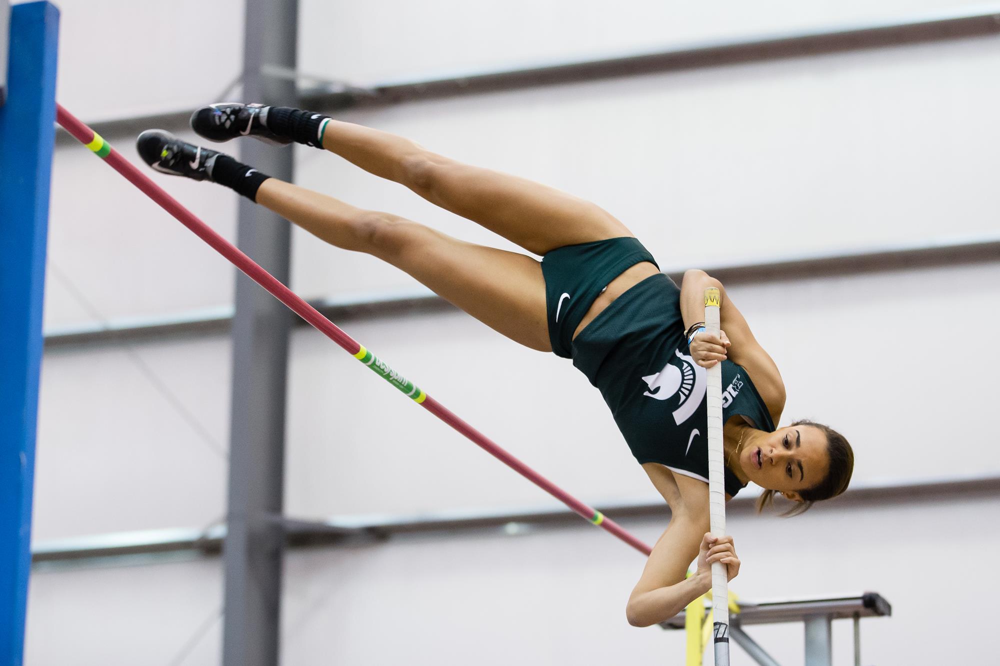 Franklin Sets Indoor Pole Vault School Record