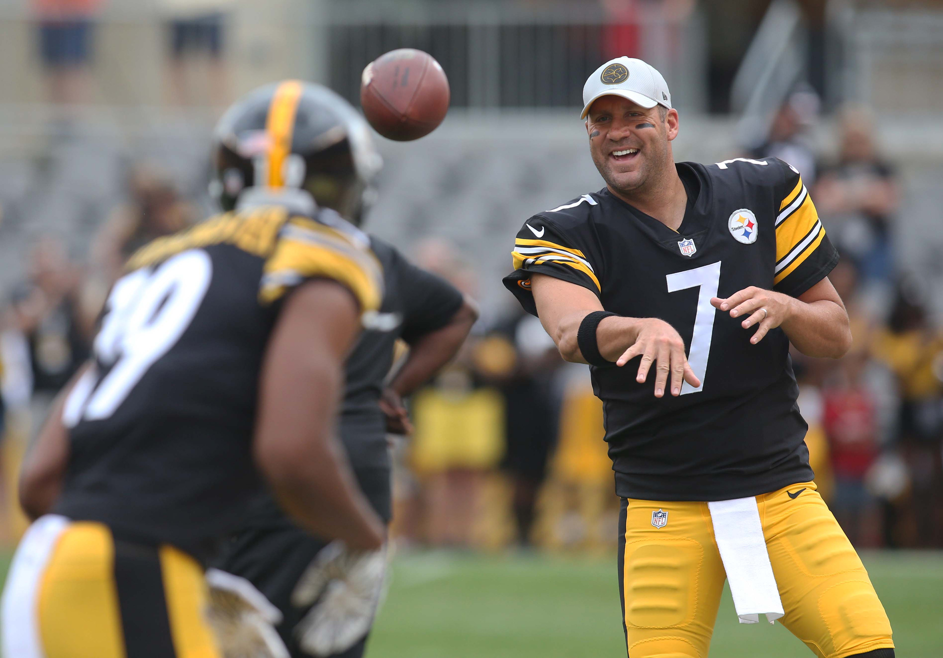 Steelers Players React to Ben Roethlisberger Throwing Again