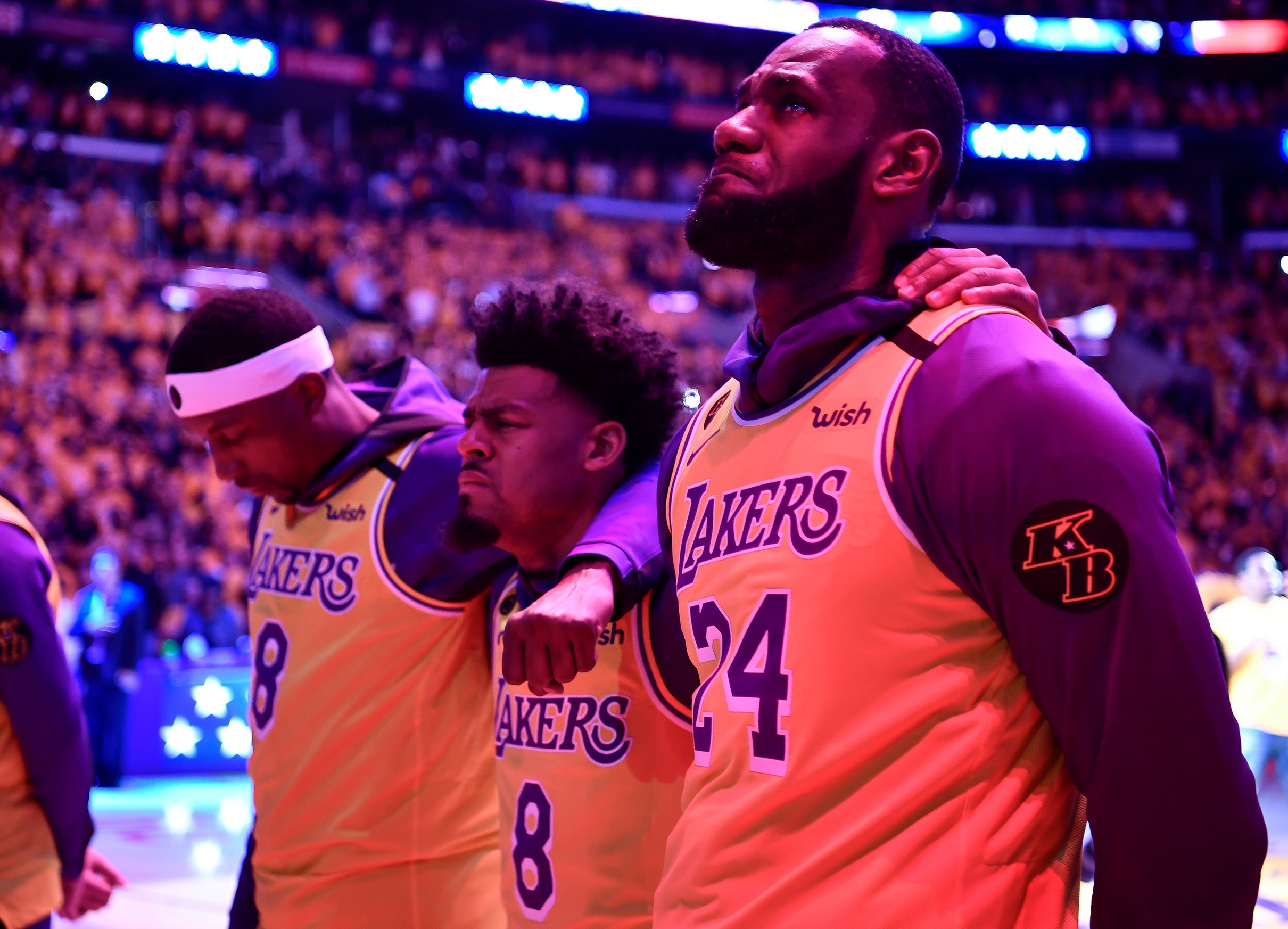 nba players wearing lebrons