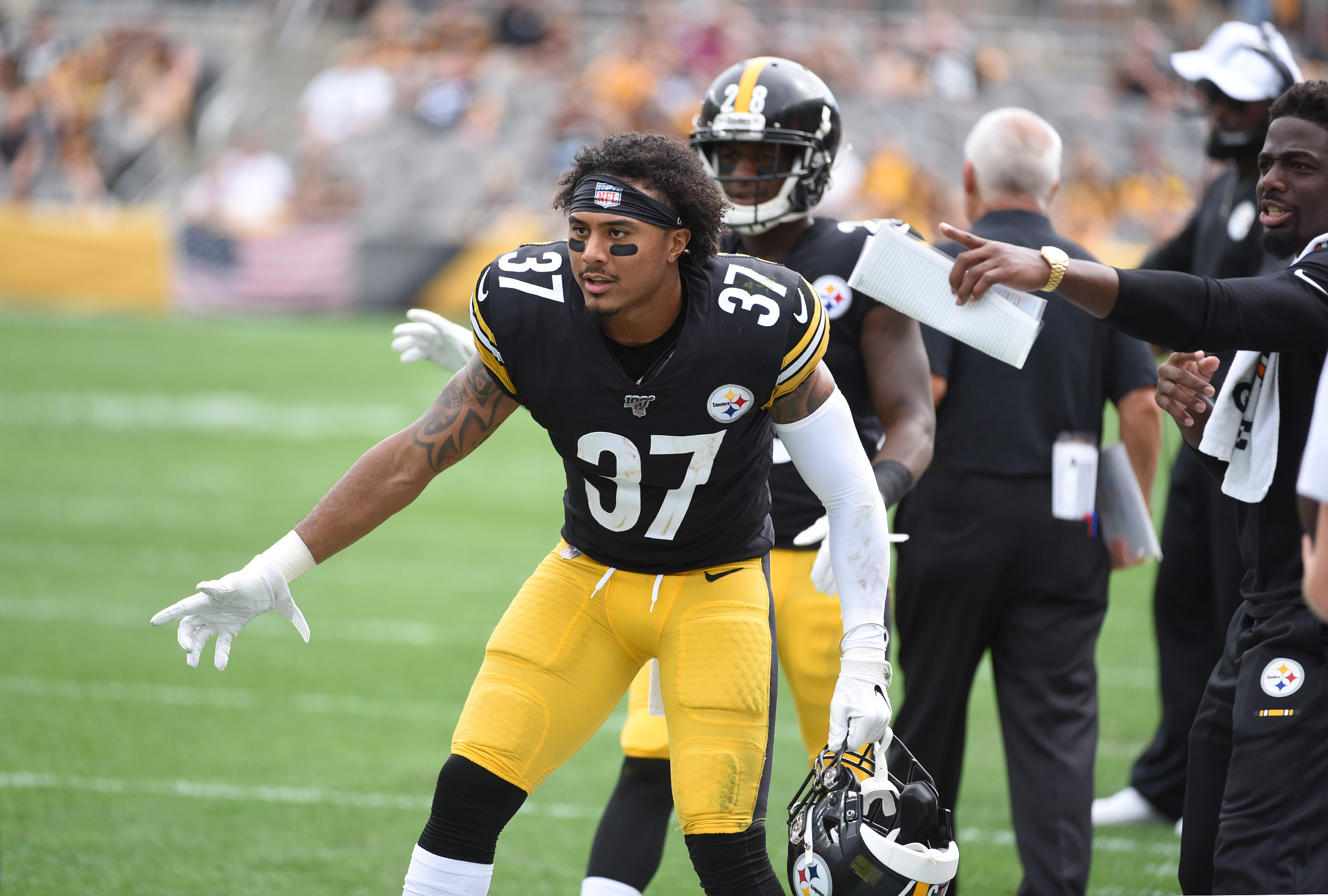 Steelers Bring Back Safety Jordan Dangerfield