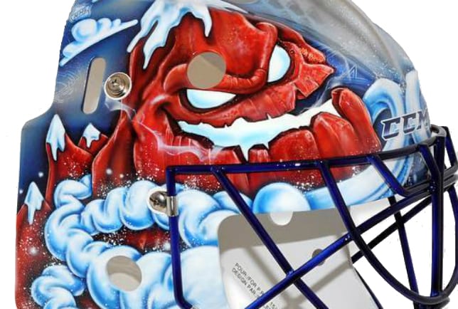 Patrick Roy gets great throwback mask ahead of outdoor alumni game