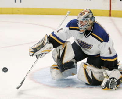 Valiquette makes 25 saves to help Rangers edge Blues 3-2 in a shootout