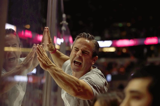 Be A Better Hockey Fan 101: Hands off the glass – and quit it with The Wave