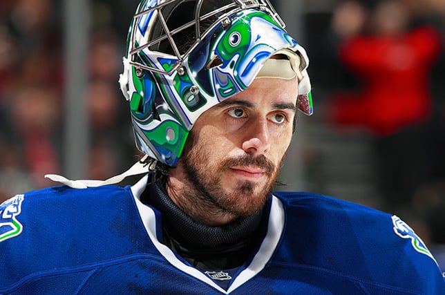 Watch Ryan Miller’s robberies of Carl Soderberg, Erik Johnson