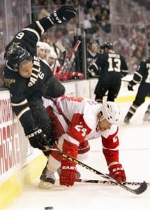 Eaves has hat trick, Stuart scores tiebreaker as Red Wings rally to beat Stars