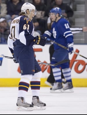 Kane scores only goal in shootout, lifting Blackhawks to 5-4 win over Jackets