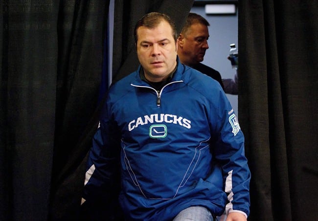 Vancouver Canucks sign head coach Alain Vigneault to contract extension