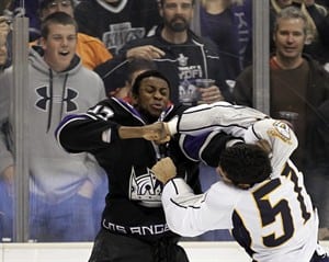 Hornqvist's 2 goals lead Predators' rally for win over slumping Kings