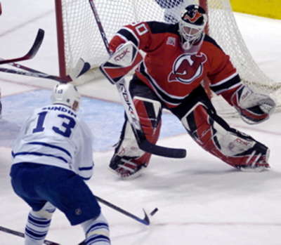 Perreault, Steen and O'Neill score in shootout to lift Leafs over Devils 4-3