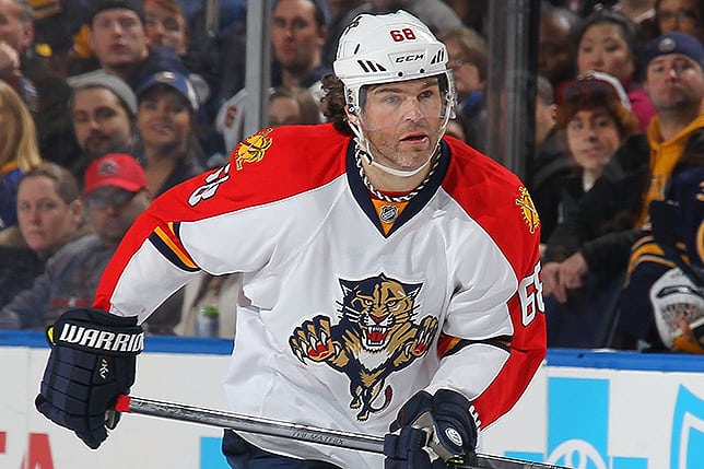 Watch Jaromir Jagr tie Gordie Howe for third on all-time scoring list