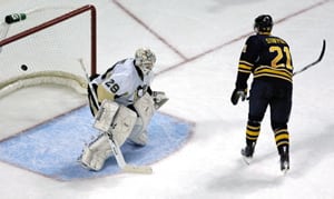 Ovechkin's four-goal outburst leads Capitals to wild 8-6 win over Senators