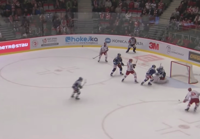 Czech League goaltender makes outstanding sprawling glove save cover image