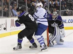 Kulemin scores 3rd-period winner, Leafs hold off Kings for 4th straight road win