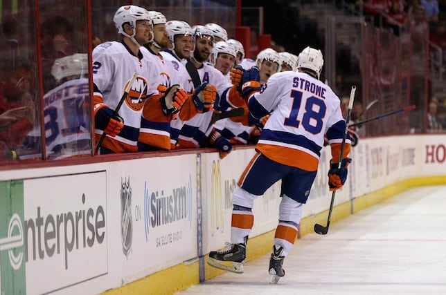 Isles' Ryan Strome picks a corner in traffic, sends seeing-eye puck past Caps' Braden Holtby