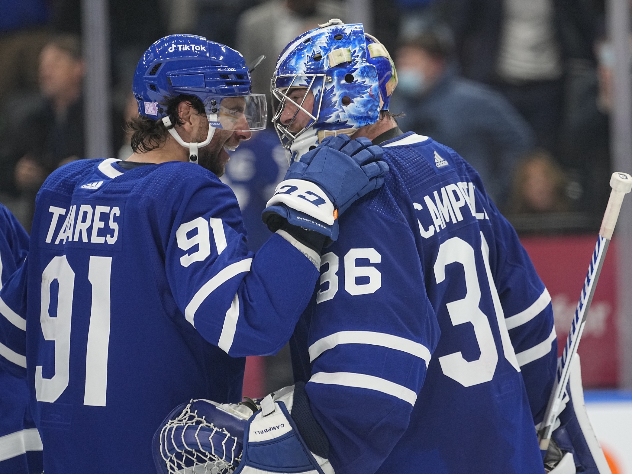 Maple Leafs' Tavares Aiming to Return, Goalie Plan for Saturday Hazy