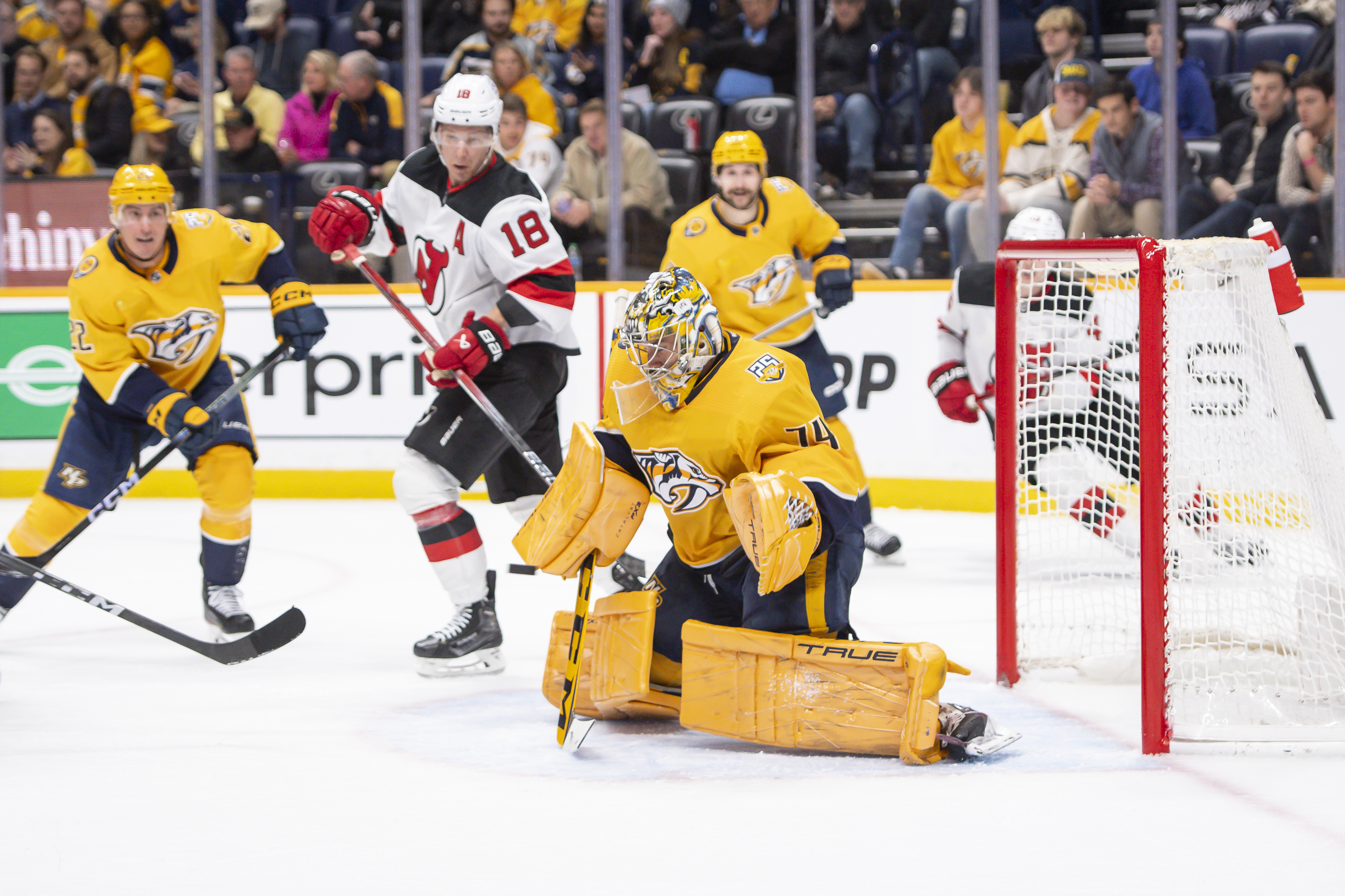 Saros Shines But Devils Outwork Predators in 4-2 Road Win