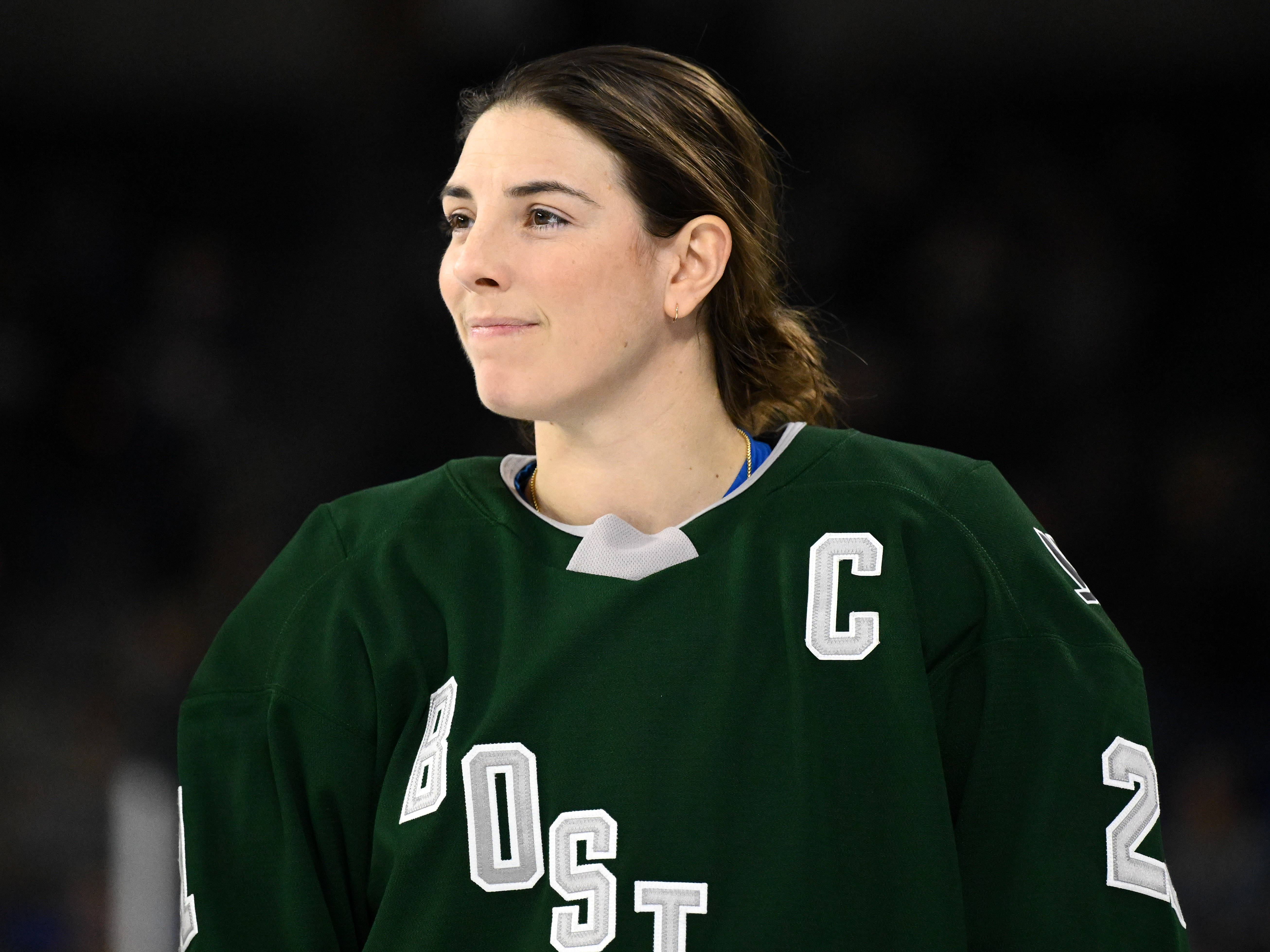 © Brian Fluharty-USA TODAY Sports - From Braid To Blade, Hilary Knight Has Her Eye On Hockey Hair