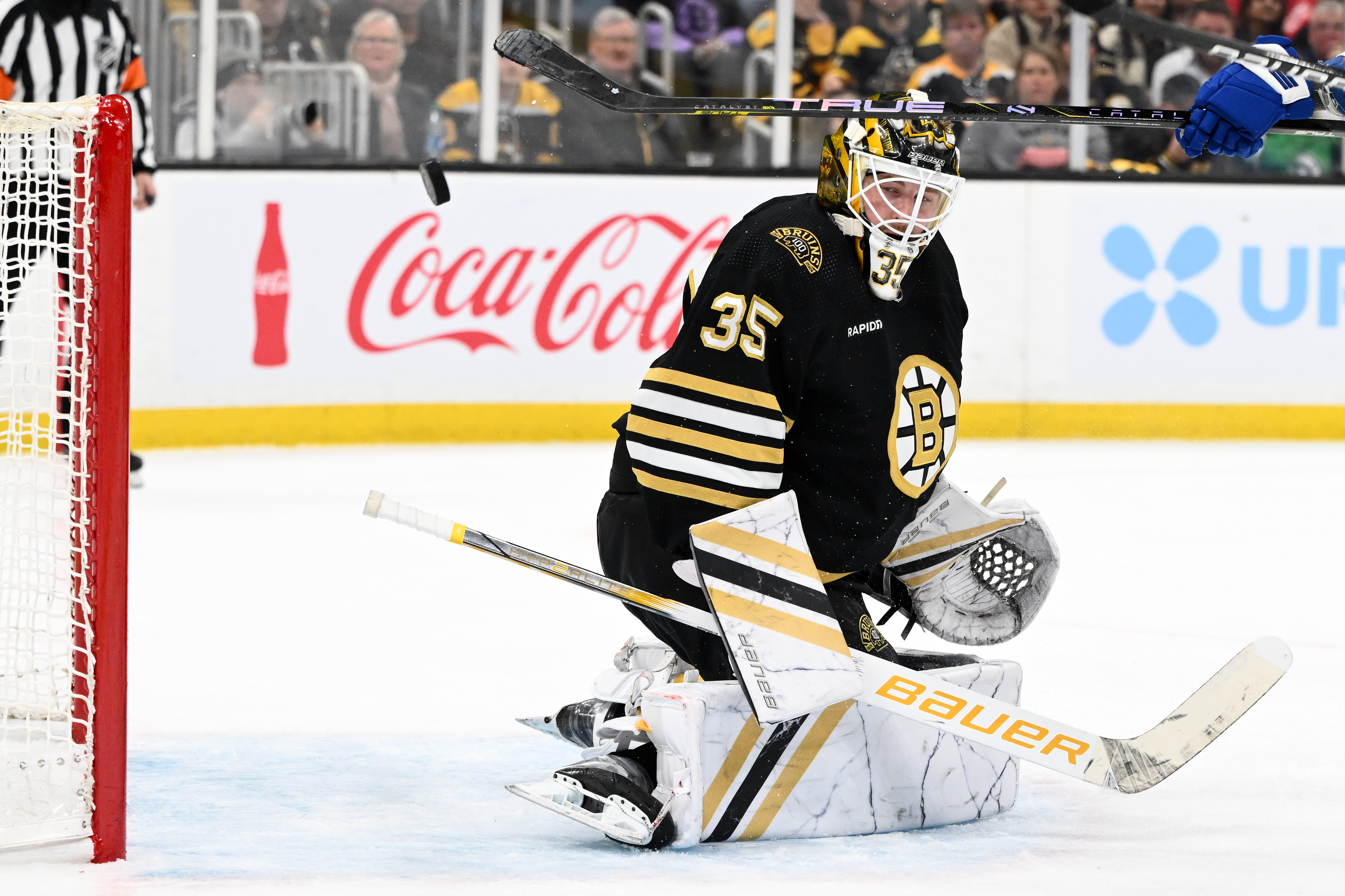 © Brian Fluharty-USA TODAY Sports - Bruins: 3 Potential Trade Destinations for Linus Ullmark
