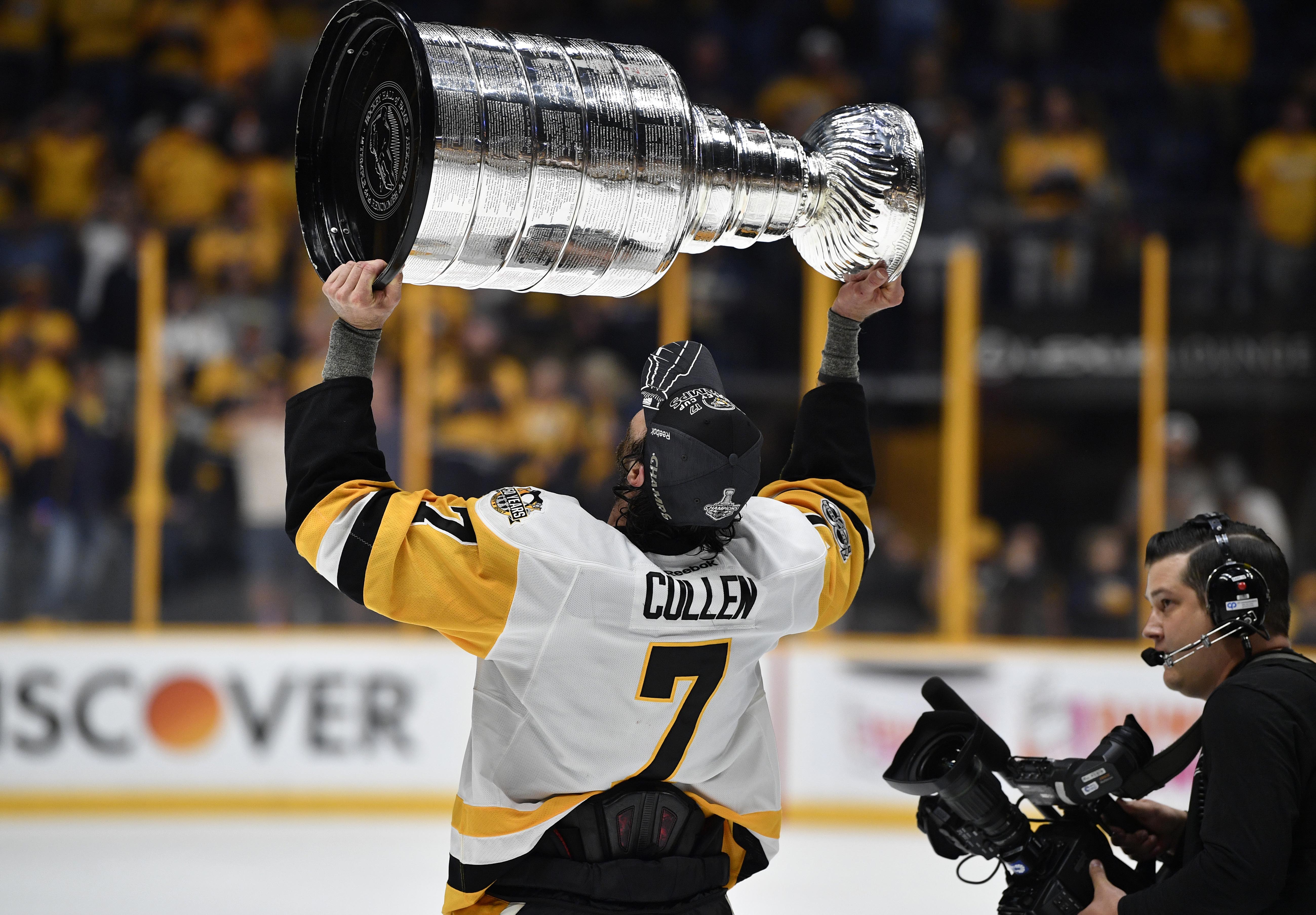 © Christopher Hanewinckel - Former Penguins Forwards Elected to the U.S. Hockey Hall of Fame