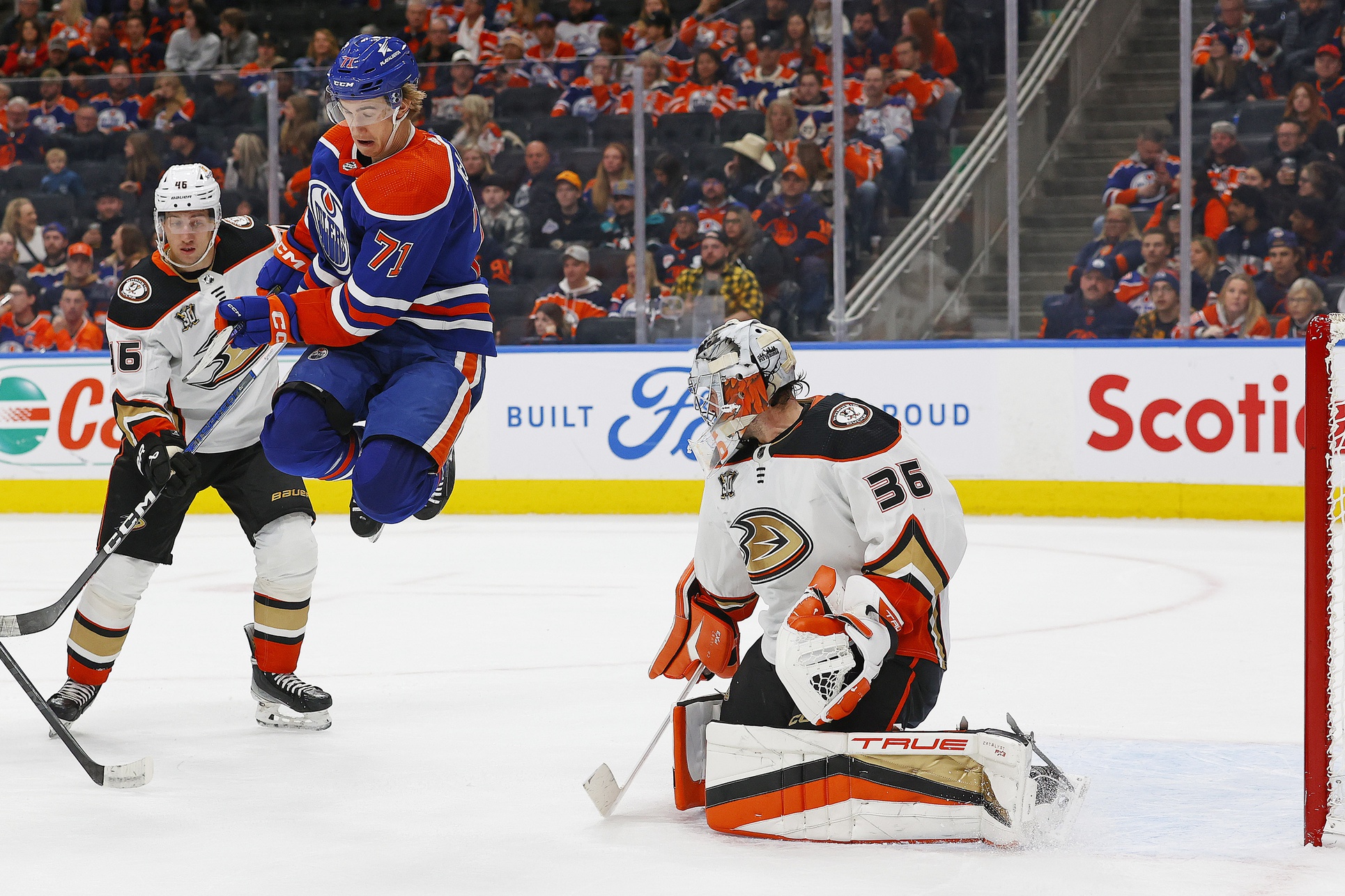 Perry Nelson-USA TODAY Sports - Oilers Trading For John Gibson Would Be A Disaster