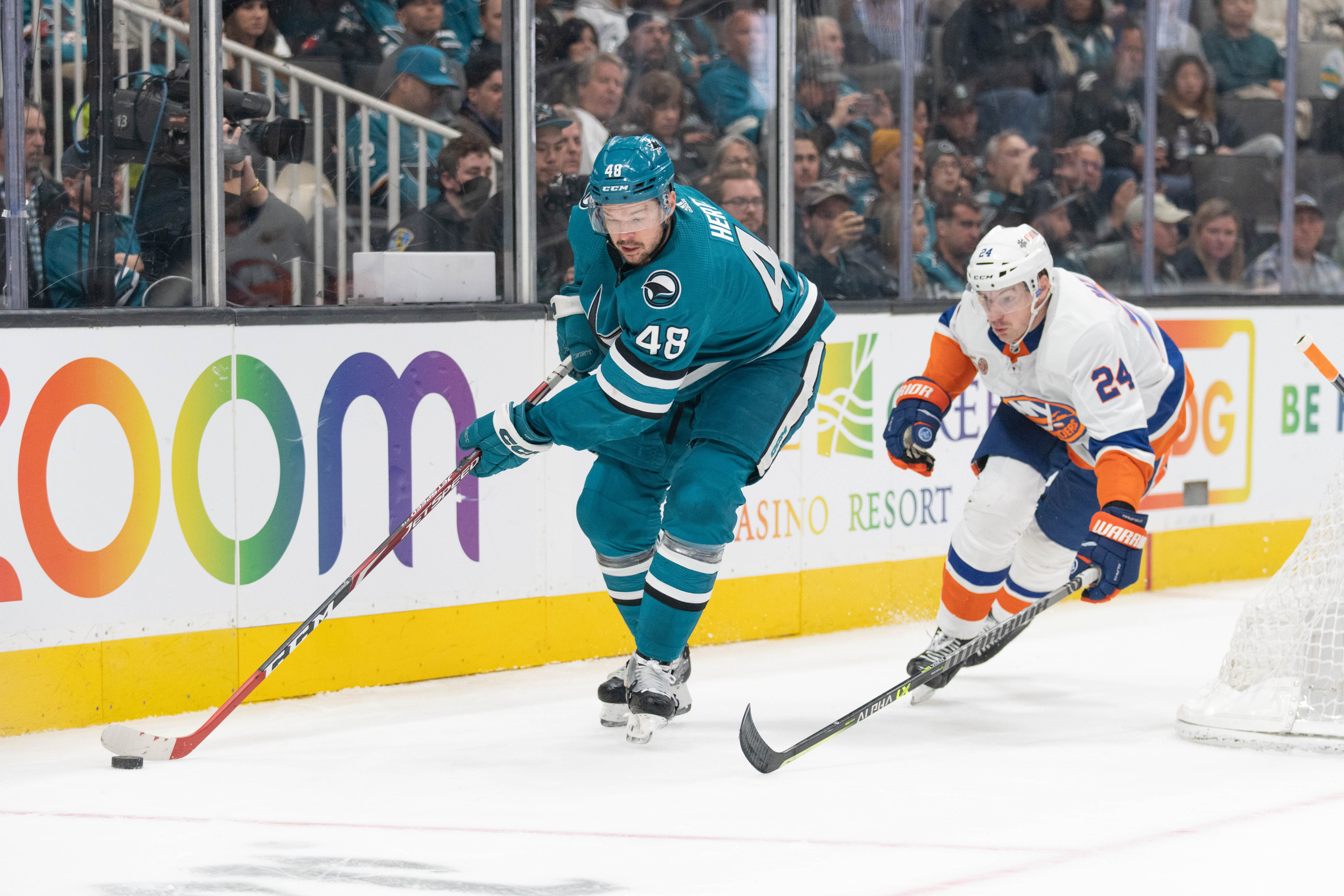 Stan Szeto-USA TODAY Sports - Pregame Preview #26: Sharks Visit Islanders; Zadina Returns