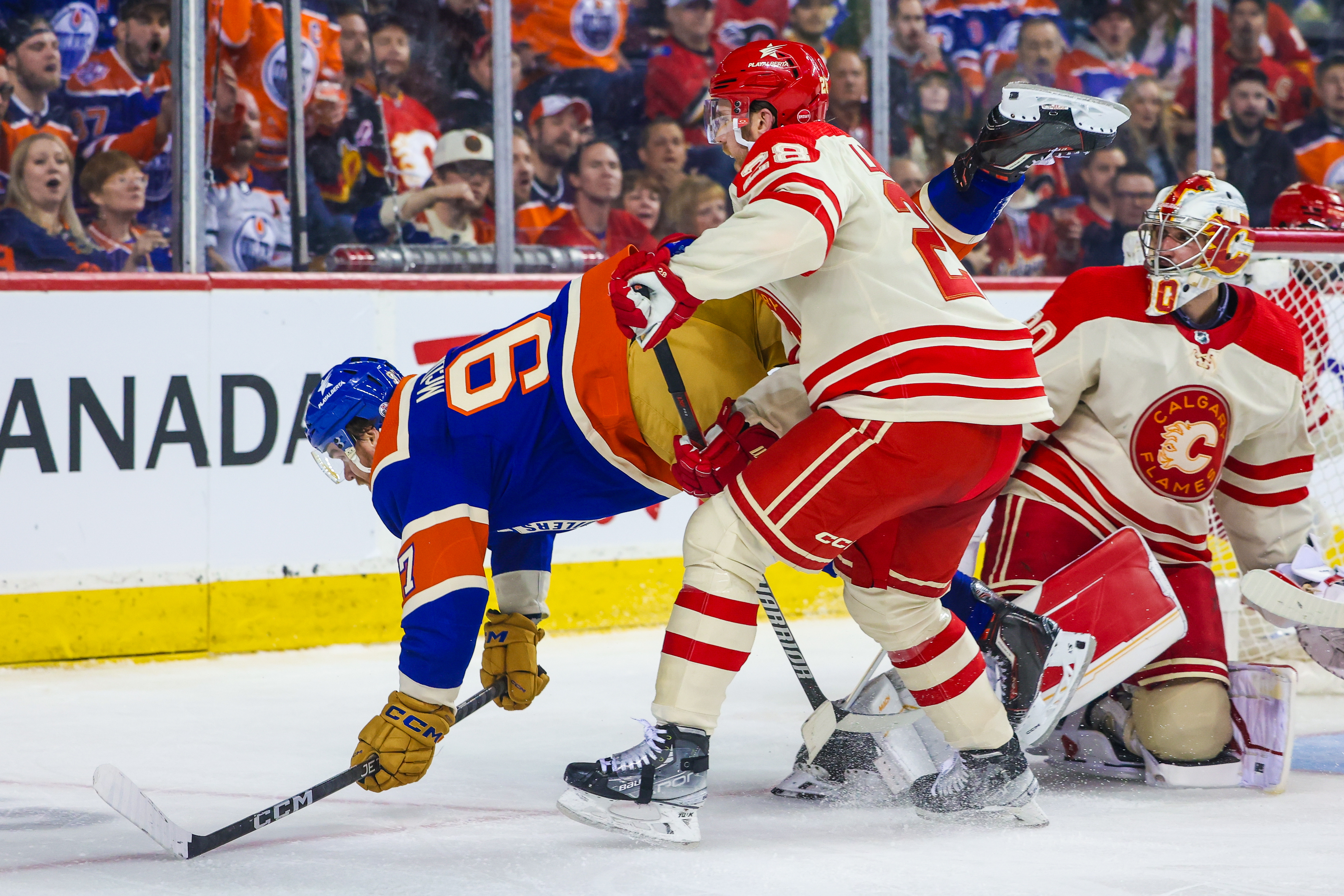 Sergei Belski-USA TODAY Sports - Calgary Flames Keep Connor McDavid Quiet But Can't Stop Streaking Edmonton Oilers