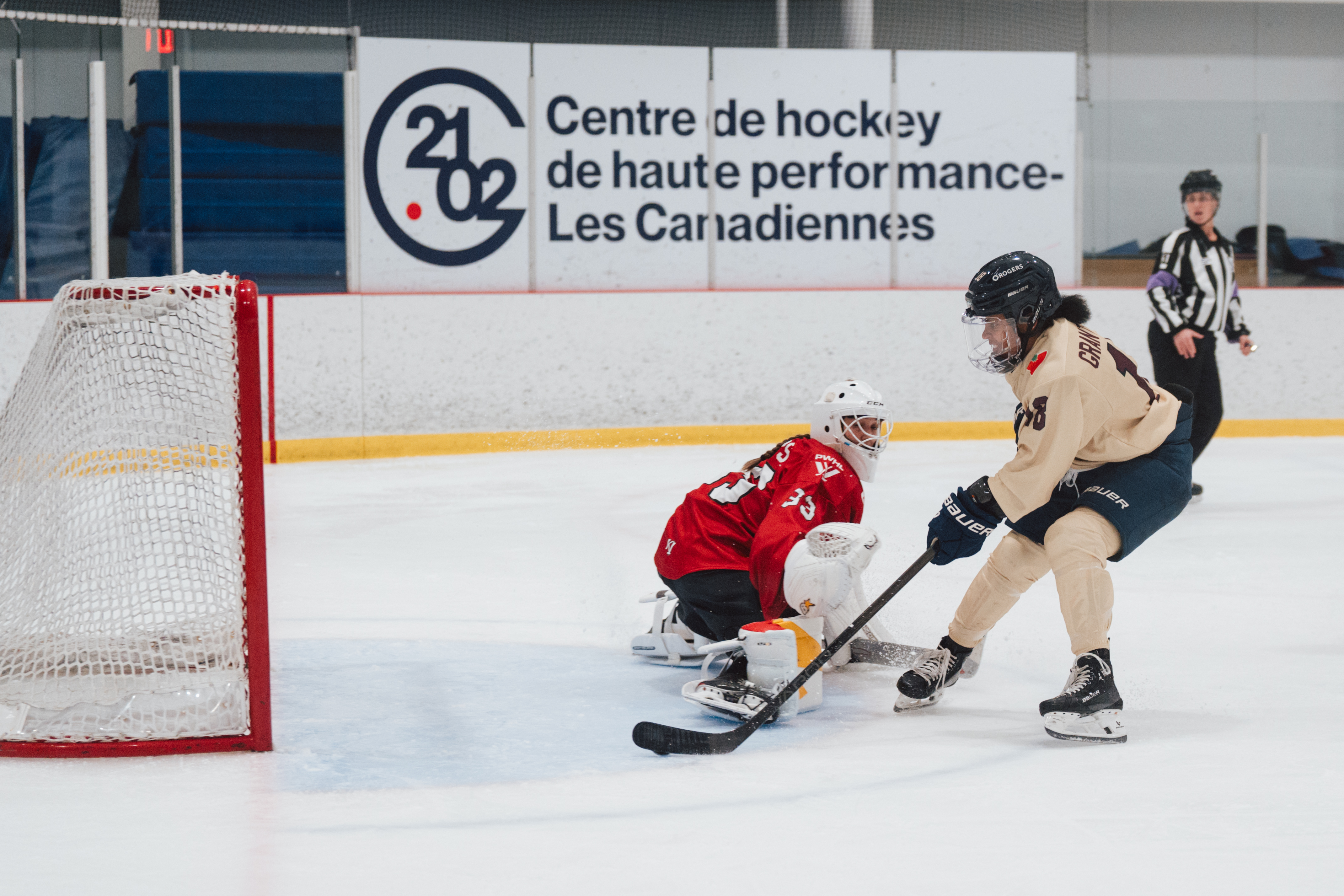 Photo @ PWHL - Grant-Mentis Leads Montreal In Final Preseason Tune Up