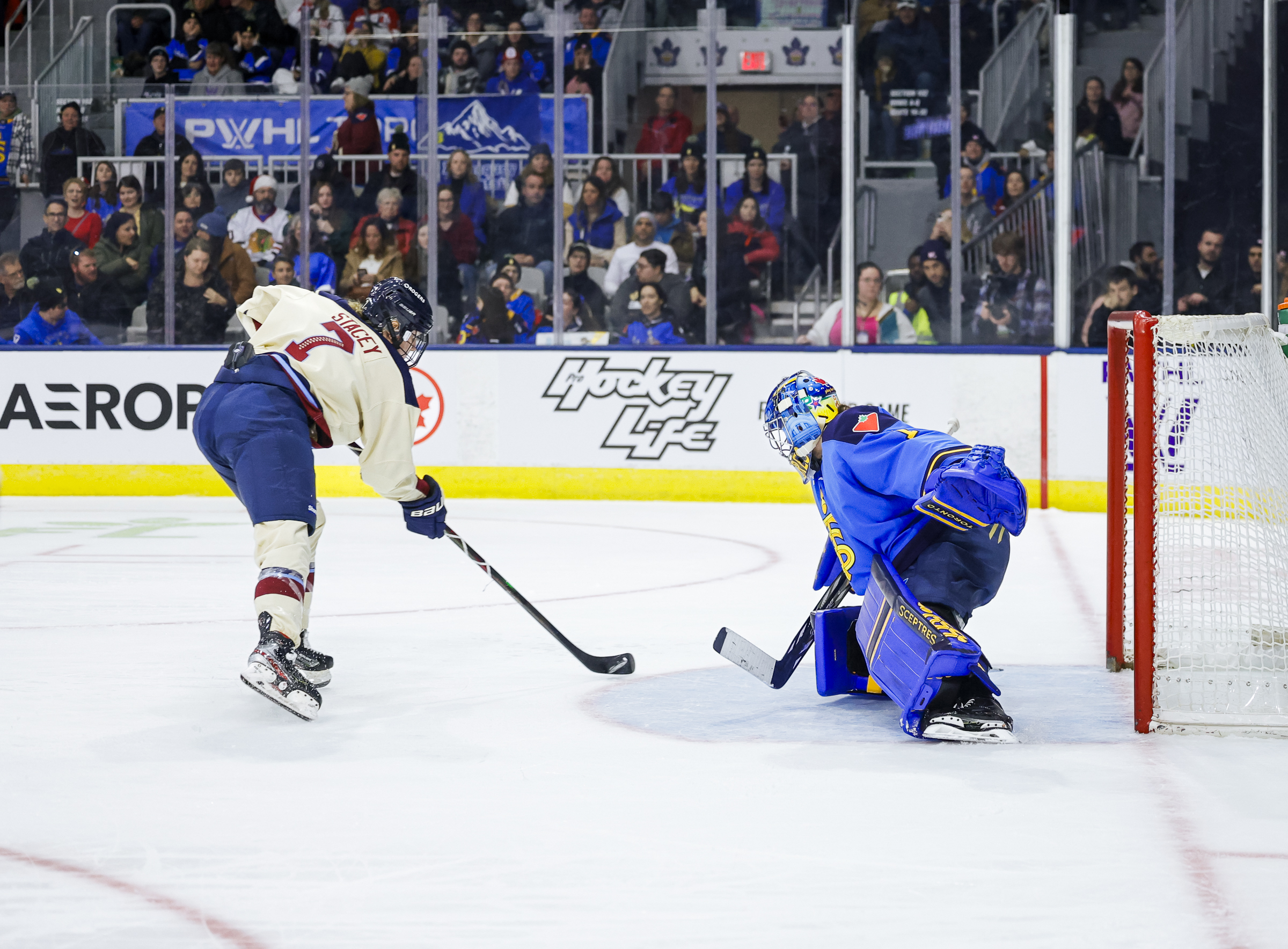 Photo @PWHL - Montreal’s Persistence Pays Off With First-Ever Victory over Toronto