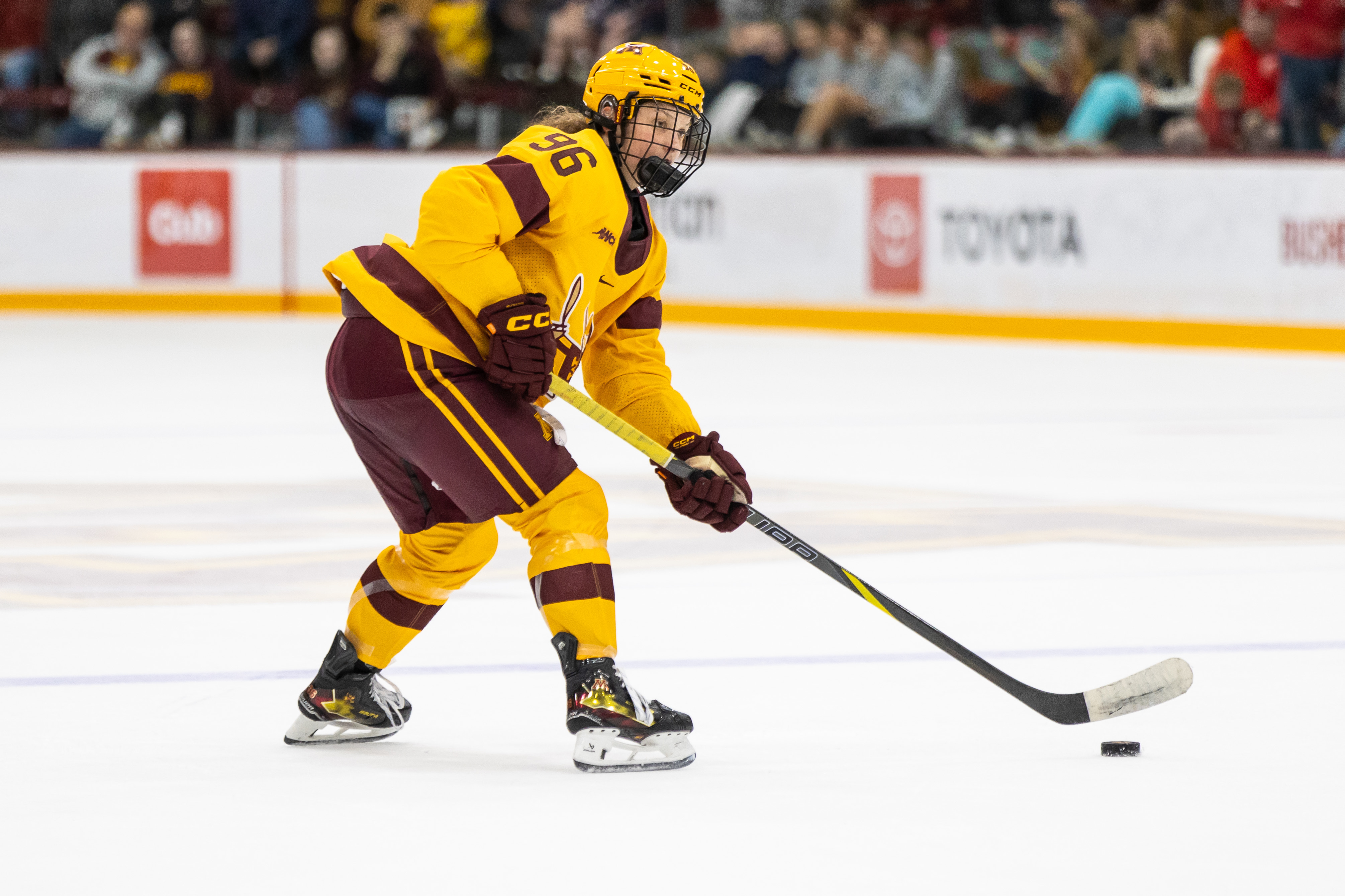 Photo @ Bjorn Franke / Minnesota Athletics - Mlynkova Notches Hat Trick In U.S. Hockey Hall of Fame Museum Face-Off Classic